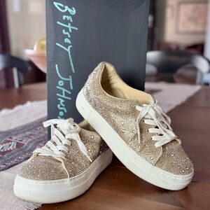 BETSEY JOHNSON | Suton Highwall Bling Platform Sneaker in Gold, Size 8M
